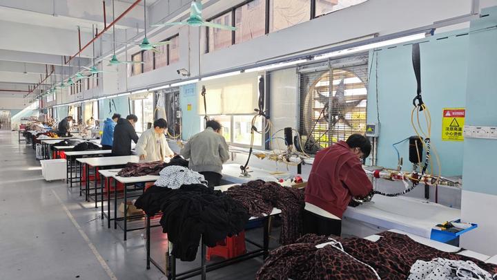 Foshan Xi Yue Clothing Co., Ltd.