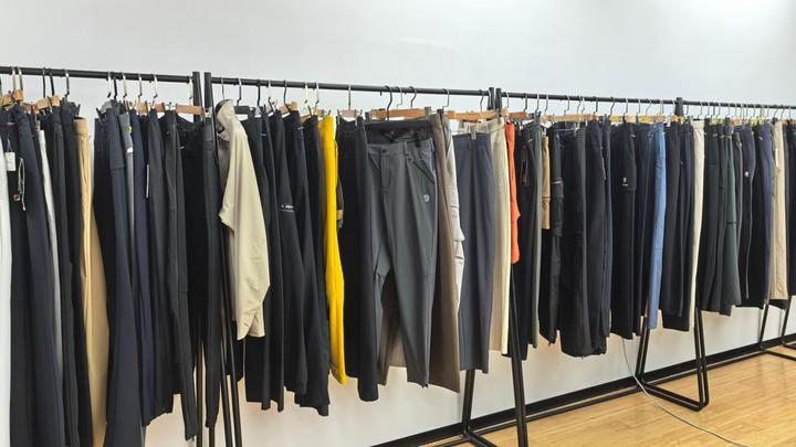 Guangzhou Huijing Delong Garment Technology Co., Ltd.