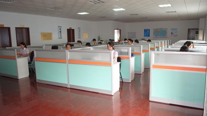 Foshan Yichuang Furniture Co., Ltd.