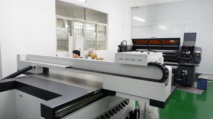 Zhongshan Gifts Plastic Hardware Crafts Factory