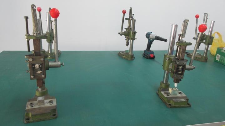Dongguan Runqi Hardware Ornaments Co., Ltd.