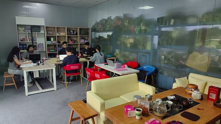 Dongguan Junrong Sports Goods Co., Ltd.