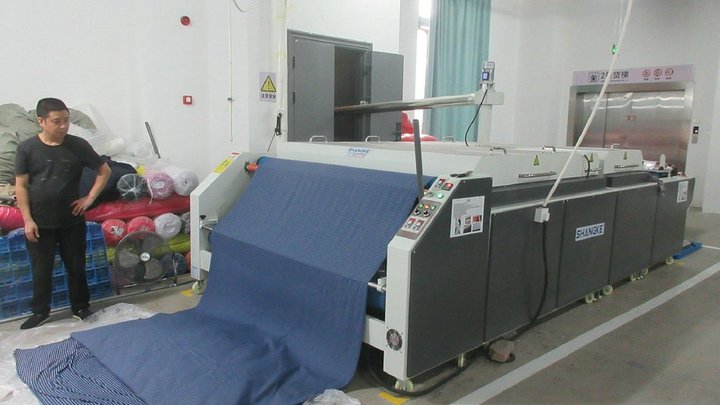 Yiwu Warhorse Garment Co., Ltd.