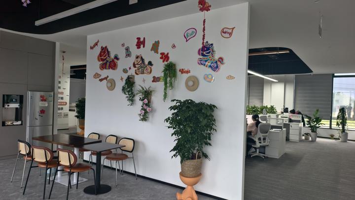 Shanghai Dongsu Furniture Co., Ltd.