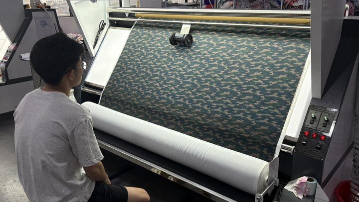 Yiwu LuoLuo Garments Co., Ltd.