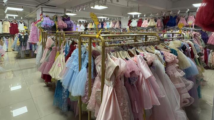Guangzhou Meiqiai Garment Co., Ltd.