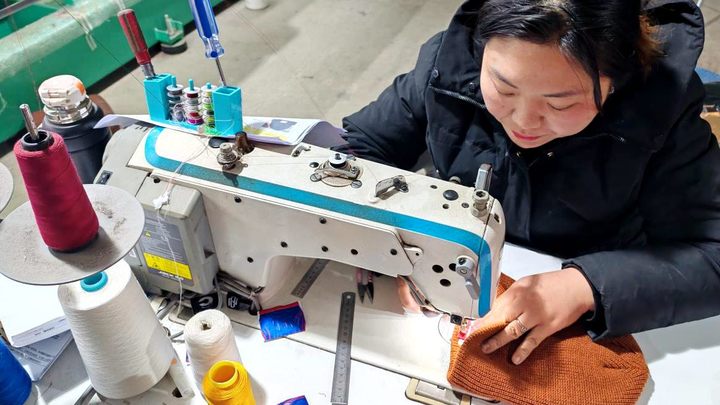 Baoding Fashion Business Trade Co., Ltd.