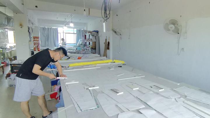 Yiwu Zhengpai Garment Factory