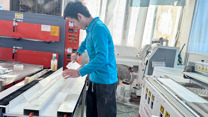 Shenzhen HaiweiXun Technology Co., Ltd.
