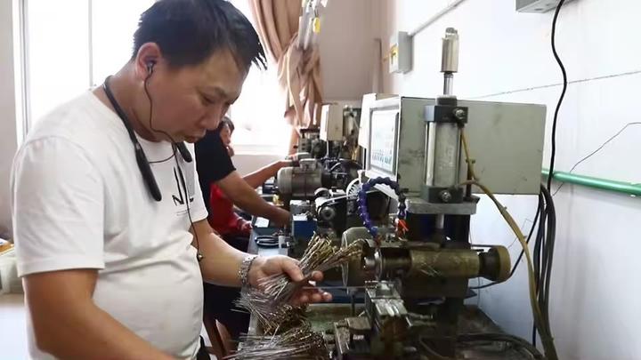 Taizhou Hemuni Glasses Co., Ltd.