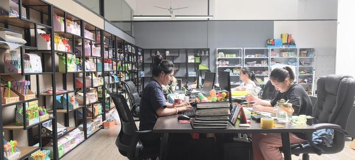 Ningbo Giggle Element Stationery & Gift Co., Ltd.