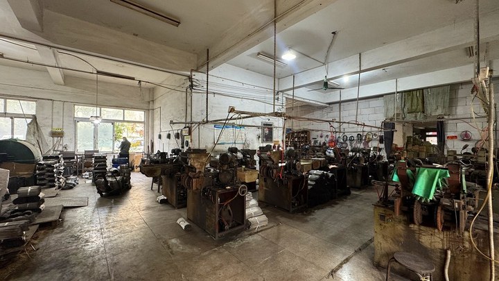 Yiwu Qingfeng Metal Products Co., Ltd.