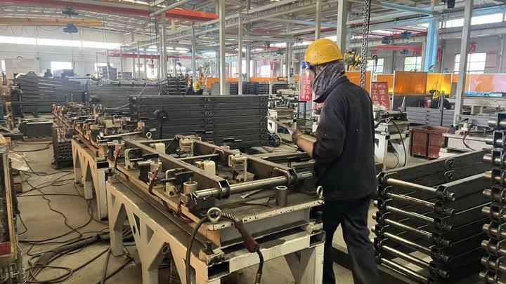 Qingdao Eterlift Machinery Co., Ltd.