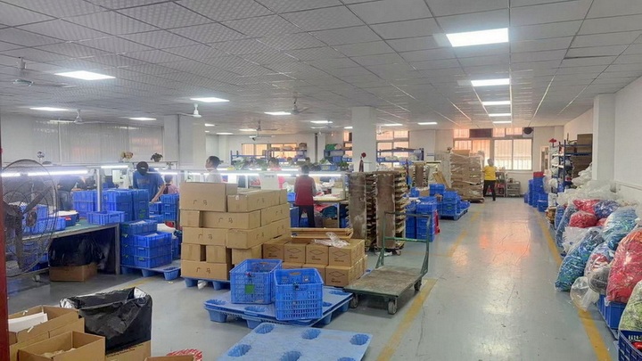 Zhongshan Tlon Gifts & Crafts Co., Ltd.