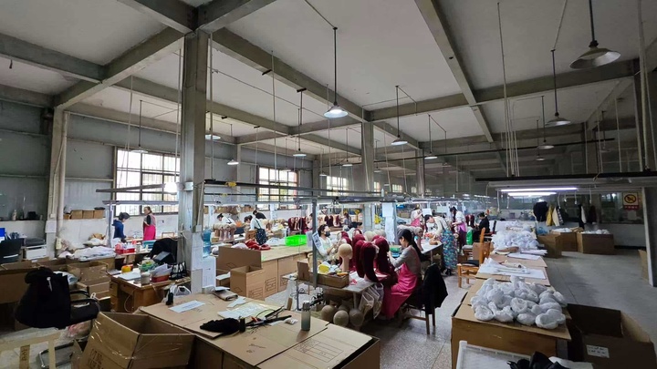 Xuchang Xin Xin Hair Products Co., Ltd.