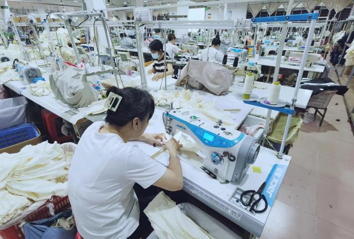 Guangzhou Honghaotian Garments Co., Ltd.
