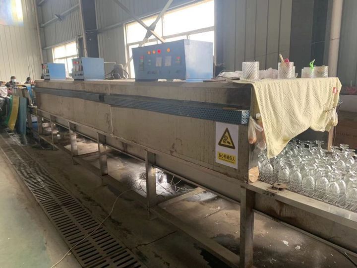 Guangzhou Jing Huang Glassware Company Limited