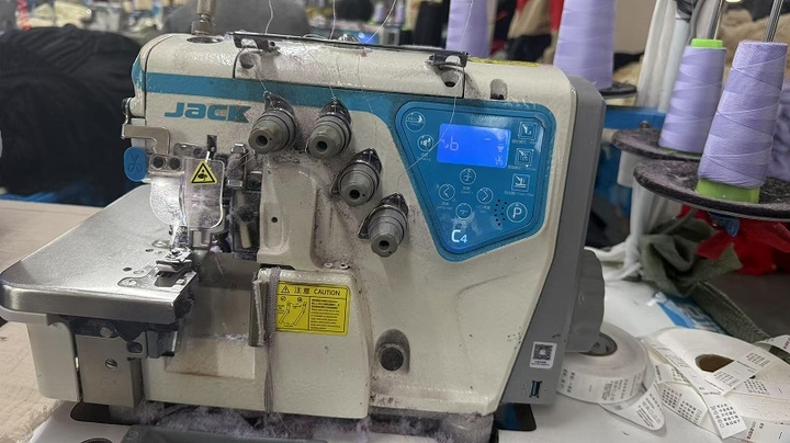 Dongyang Yihe Clothing Co., Ltd.